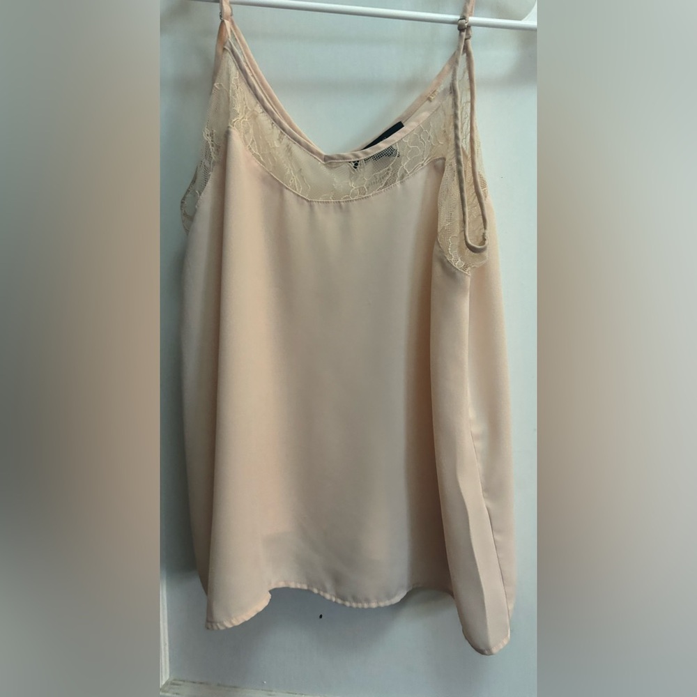 Light pink/beige spaghetti strap tank top Forever 21 size medium
